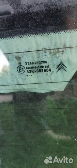 Стекло задней крышке багажника