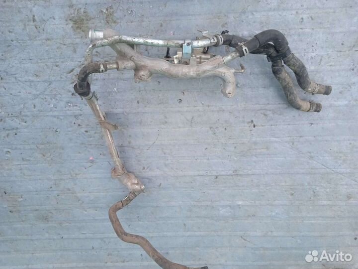 Коллектор водяной Ниссан Теана J32 2.5