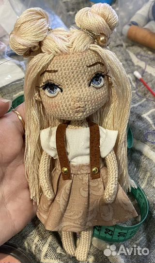 Кукла вязаная каркасная