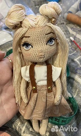 Кукла вязаная каркасная