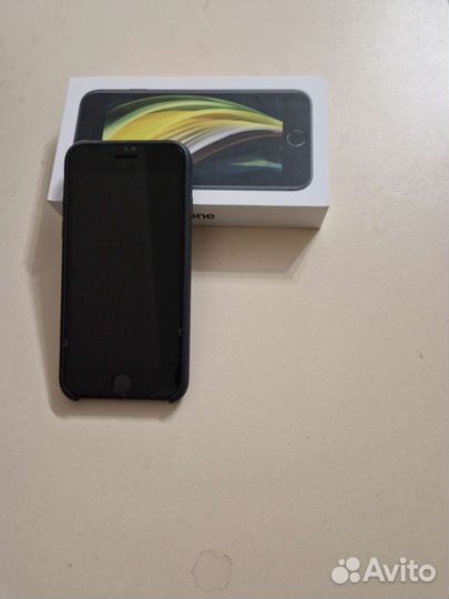 Телефон iPhone se 64