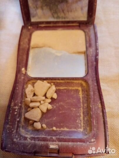 Пудреницы винтаж Ив Роше и Orchids Lacme