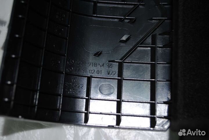 Вещевой отсек Mercedes W211 W219