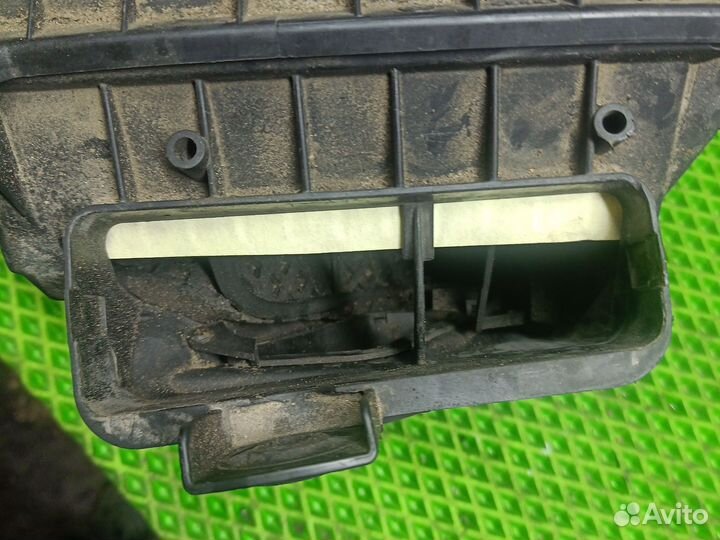 Корпус воздушного фильтра Audi A4 (B6), 2003