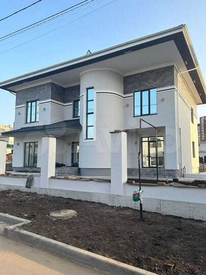 Коттедж 354,9 м² на участке 8,6 сот.