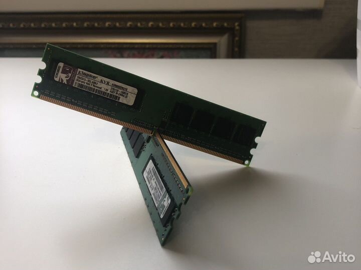 Оперативка Kingston ddr2 2шт