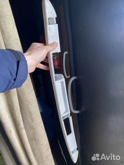 Молдинг крышки багажника