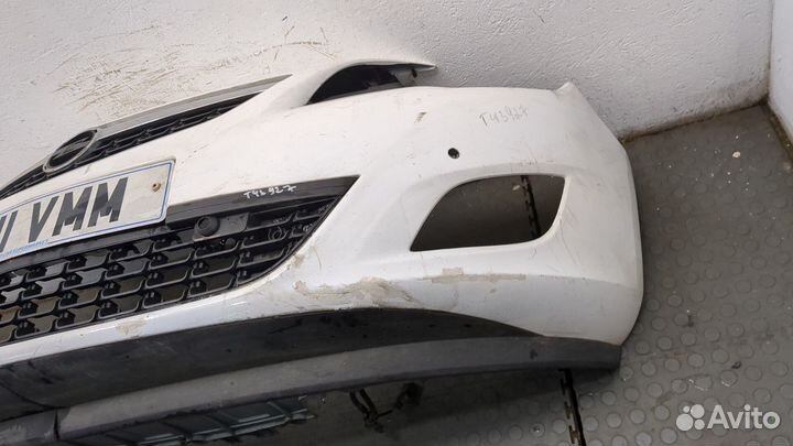 Бампер передний Opel Astra J, 2011