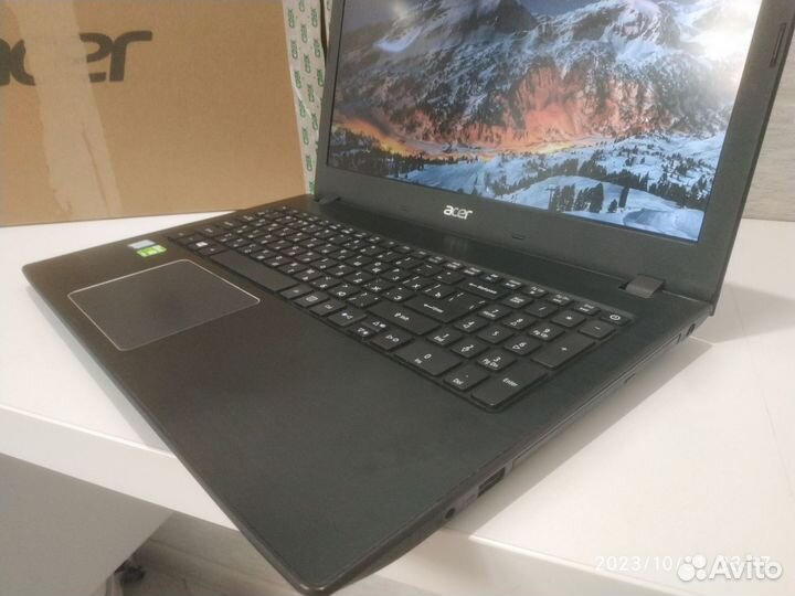 Acer i3-6006u/8 GB DDR4/940mx/256 SSD/IPS
