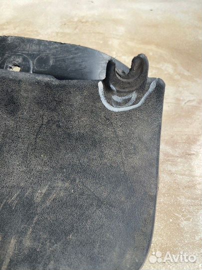 Брызговик задний левый Volkswagen Jetta 6