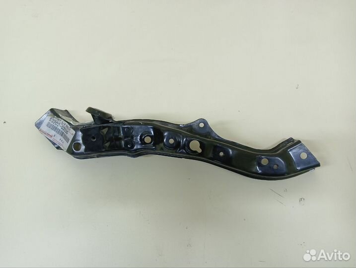 Кронштейн радиатора Toyota Auris E150 2006-2012