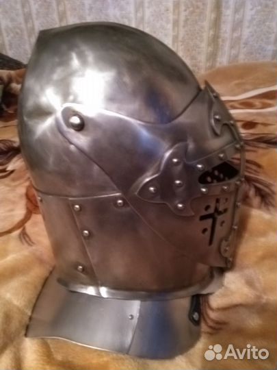 Шлем для Исб и Рекона