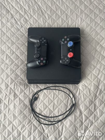 Playstation 4 / пс 4. кабель, джойстик 2 штук