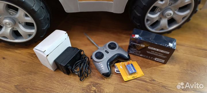 Детский электромобиль