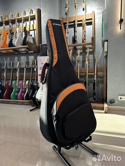 Жесткий чехол для гитары