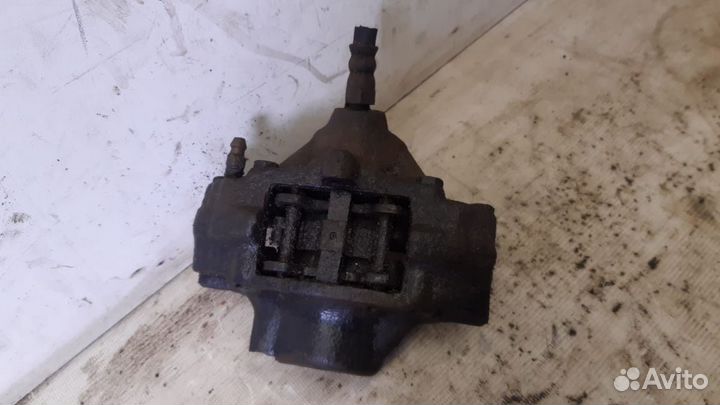 Суппорт задний левый Mercedes-Benz E-class