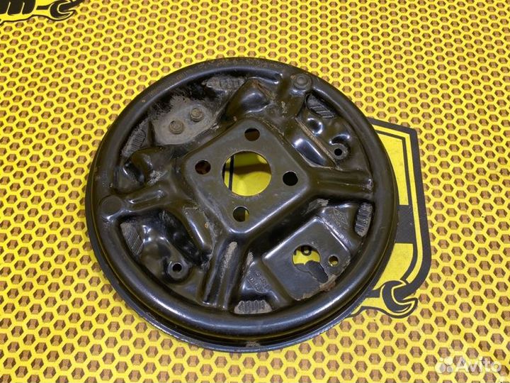 Щит опорный тормозного барабана задний правый