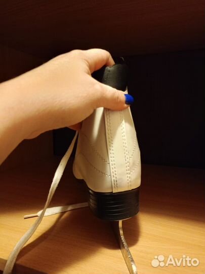 Коньки женские