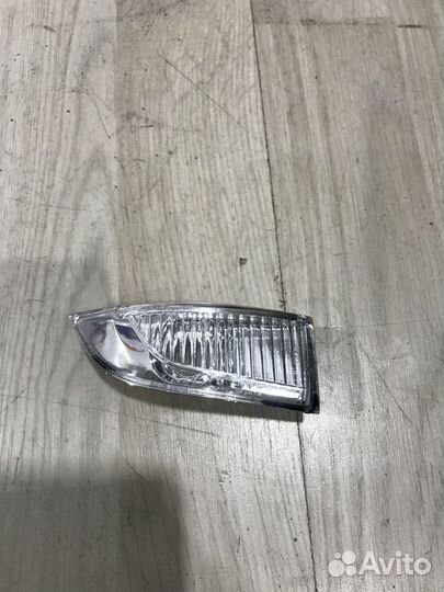 Повторитель поворотника в Крыло в Зеркало Renault