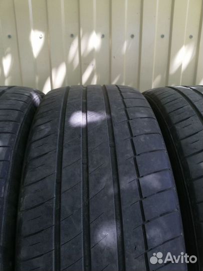 Habilead PracticalMax H/P RS26 235/45 R20 100W