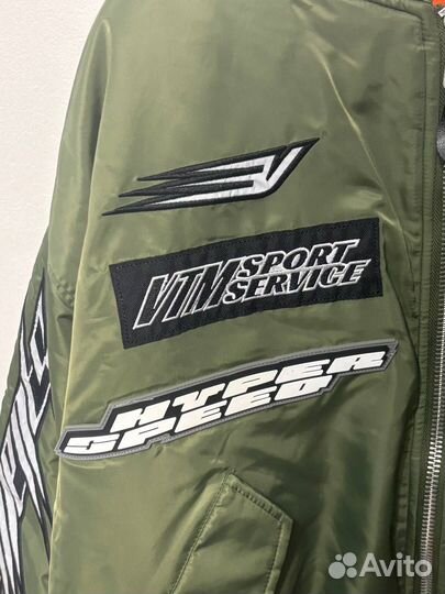 В наличии Бомбер Vetements Racing Green