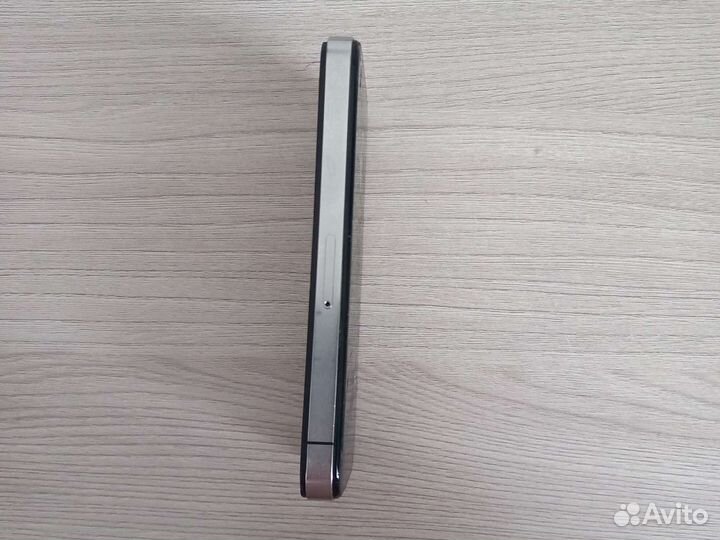 iPhone 4, 8 ГБ
