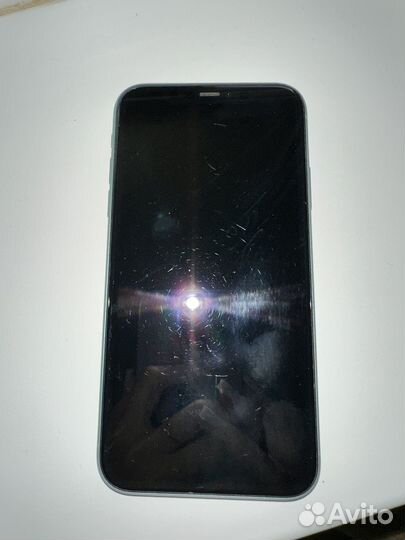 Телефон iPhone 11