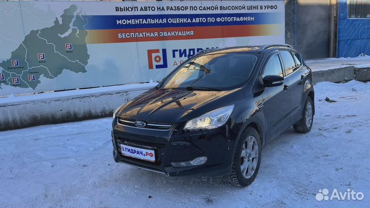 Накладка подлокотника левая Ford Kuga (CBS). Царап