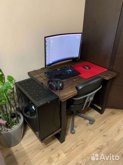 Компьютерный стол