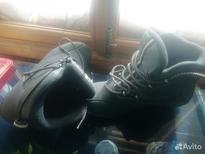 Лыжные ботинки