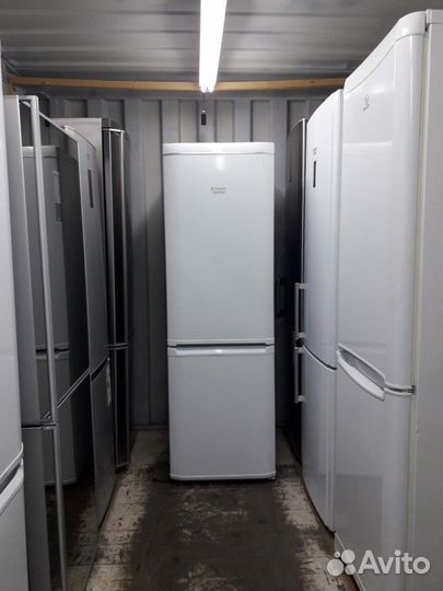 Холодильник б/у Hotpoint-Ariston rmba1185.10