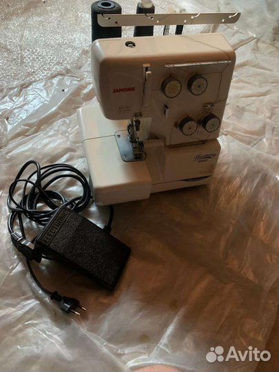 Швейная машина Janome бу