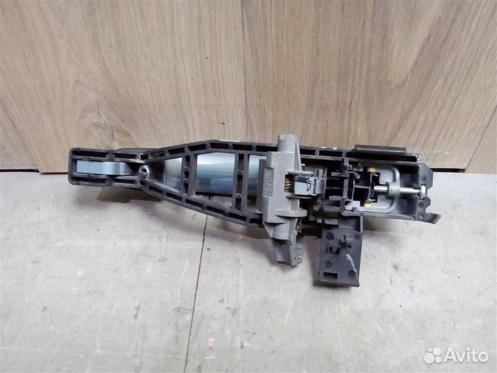 Ручка двери задней наружная левая от Ford Focus I