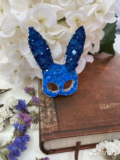 Брошь Маска