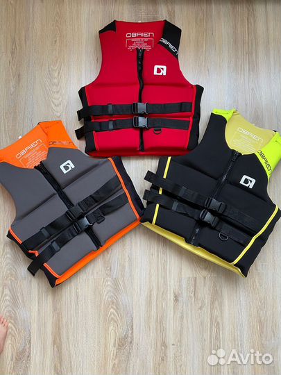 Спасательные жилеты для вейкборда, водных лыж