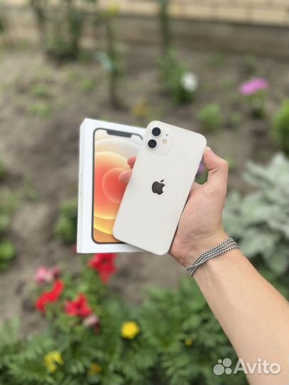 iPhone 12, 64 ГБ