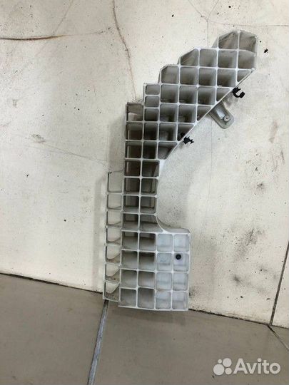 Усилитель переднего бампера задний правый