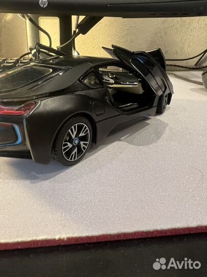 Модель BMW i8 1/24 rastar group