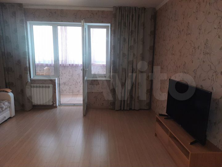 2-к. квартира, 100 м², 1/21 эт.
