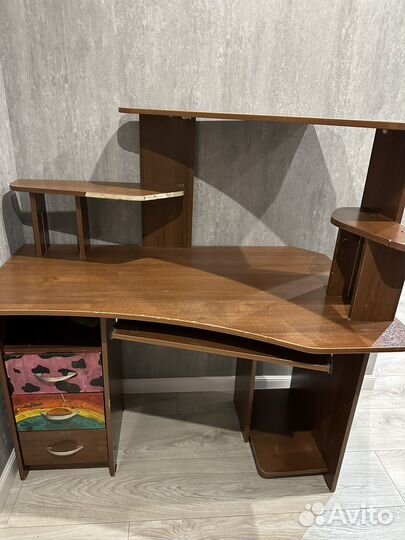 Компьютерный стол