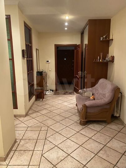 4-к. квартира, 166 м², 1/5 эт.