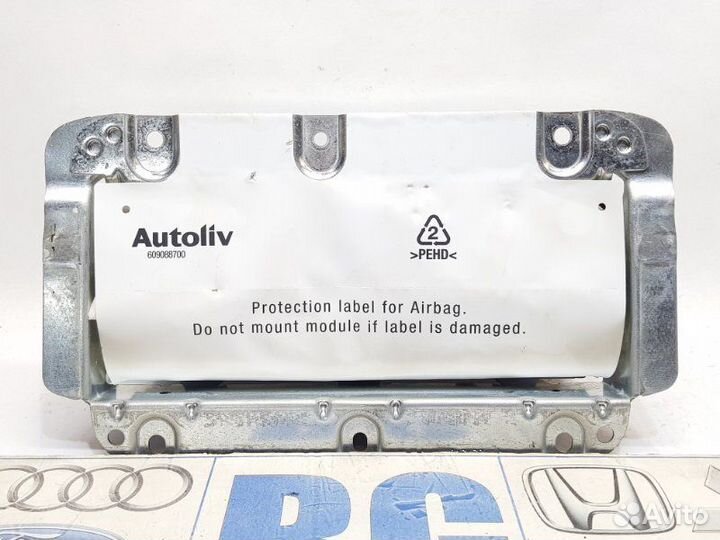 Подушка безопасности в торпедо Land Rover