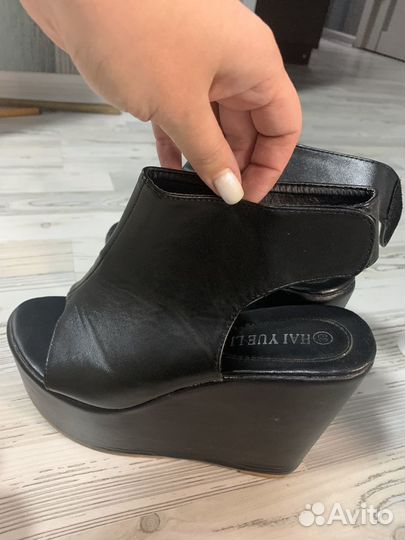 Босоножки новые 39