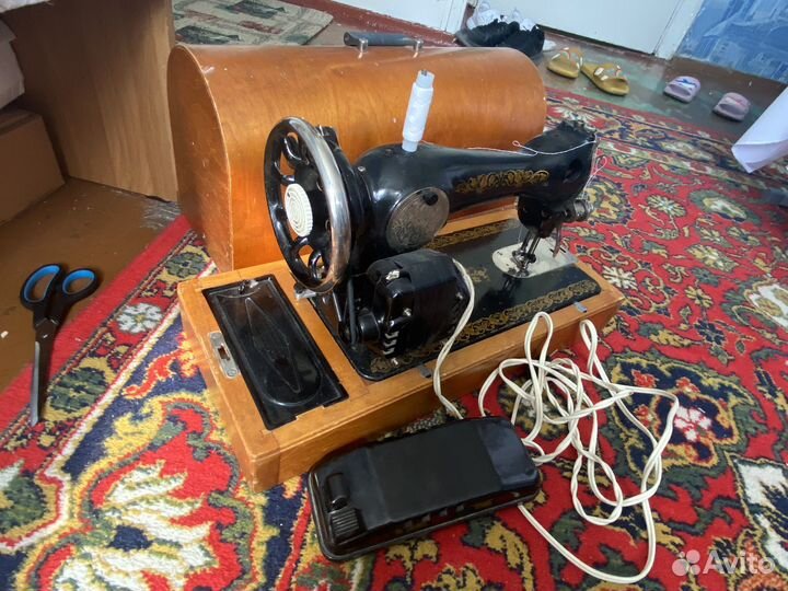 Швейная машина Singer