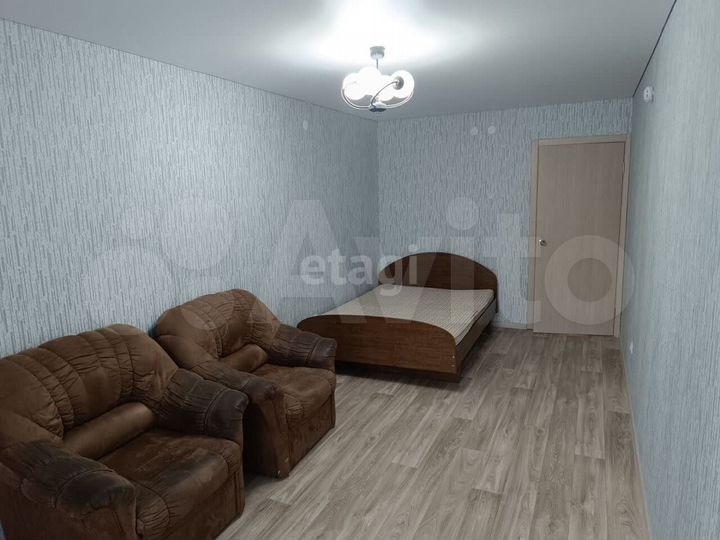 2-к. квартира, 52 м², 4/10 эт.