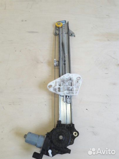 Стеклоподъемник задний левый Honda Vezel RU1 L15B