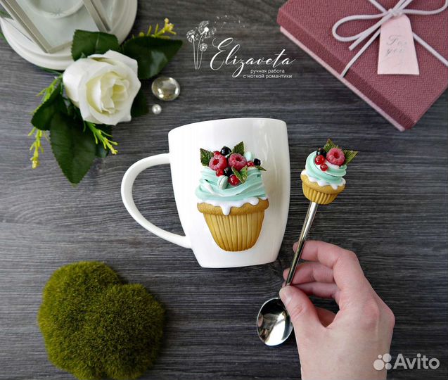 Кружка с декором из полимерной глины