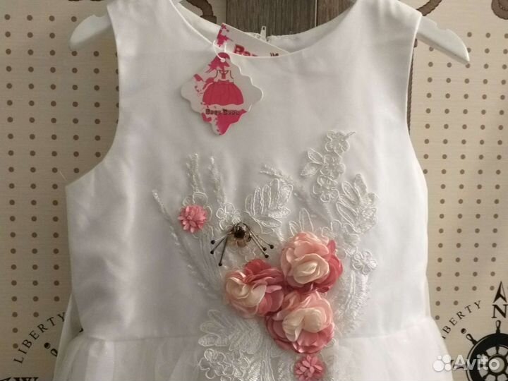 Платье для девочки новое