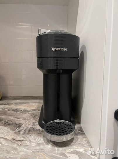 Продаётся Кофемашина Nespresso vertuo next