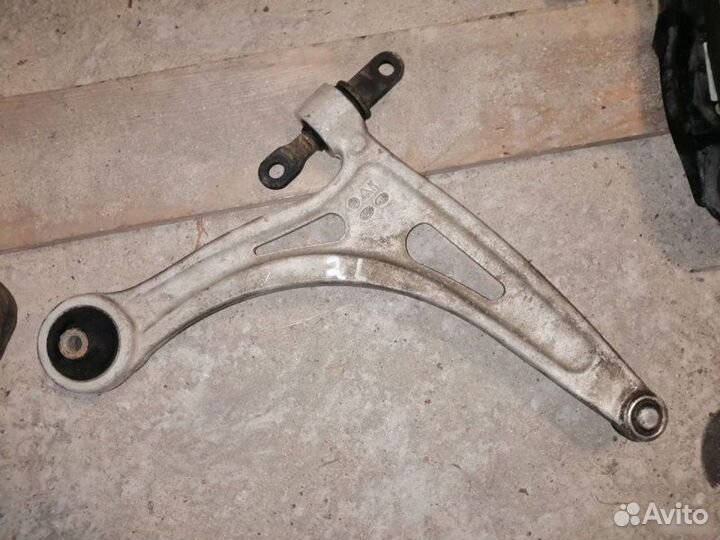 Рычаг передний левый Kia K8